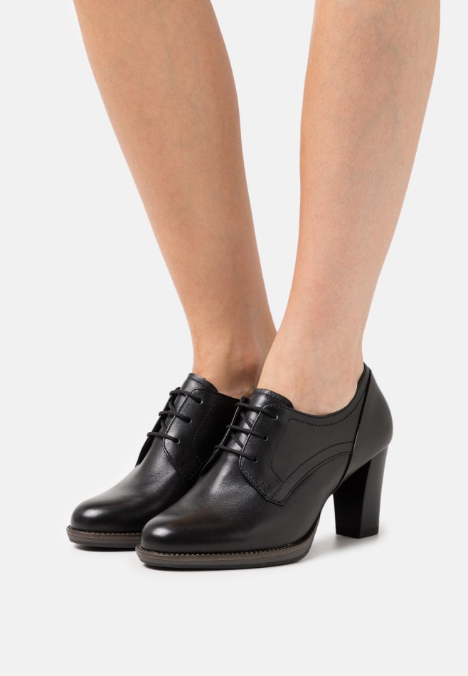 Gabour | Cuir Bleu Foncé Exclusif - Talons Classiques